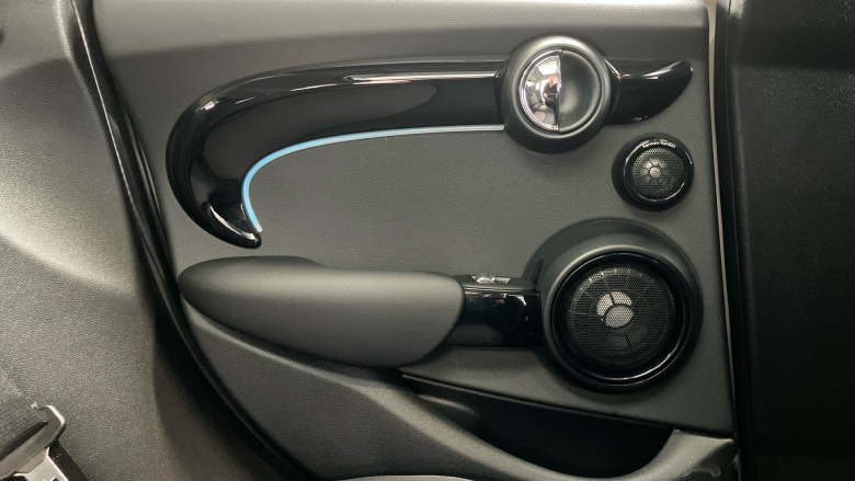 MINI Hatchback 1.5 Cooper Classic 5dr Auto Petrol Hatchback